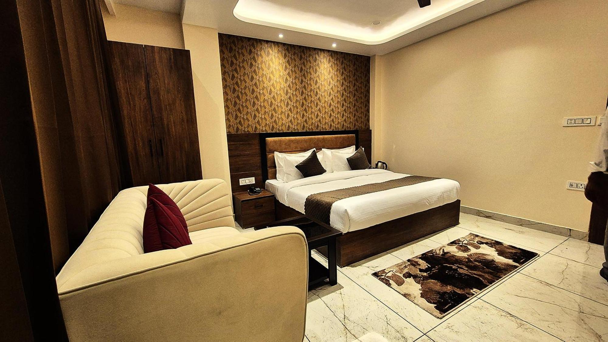 Hotel Hari Dhara, 100 Meters From Har-Ki-Pauri หริทวาร ภายนอก รูปภาพ