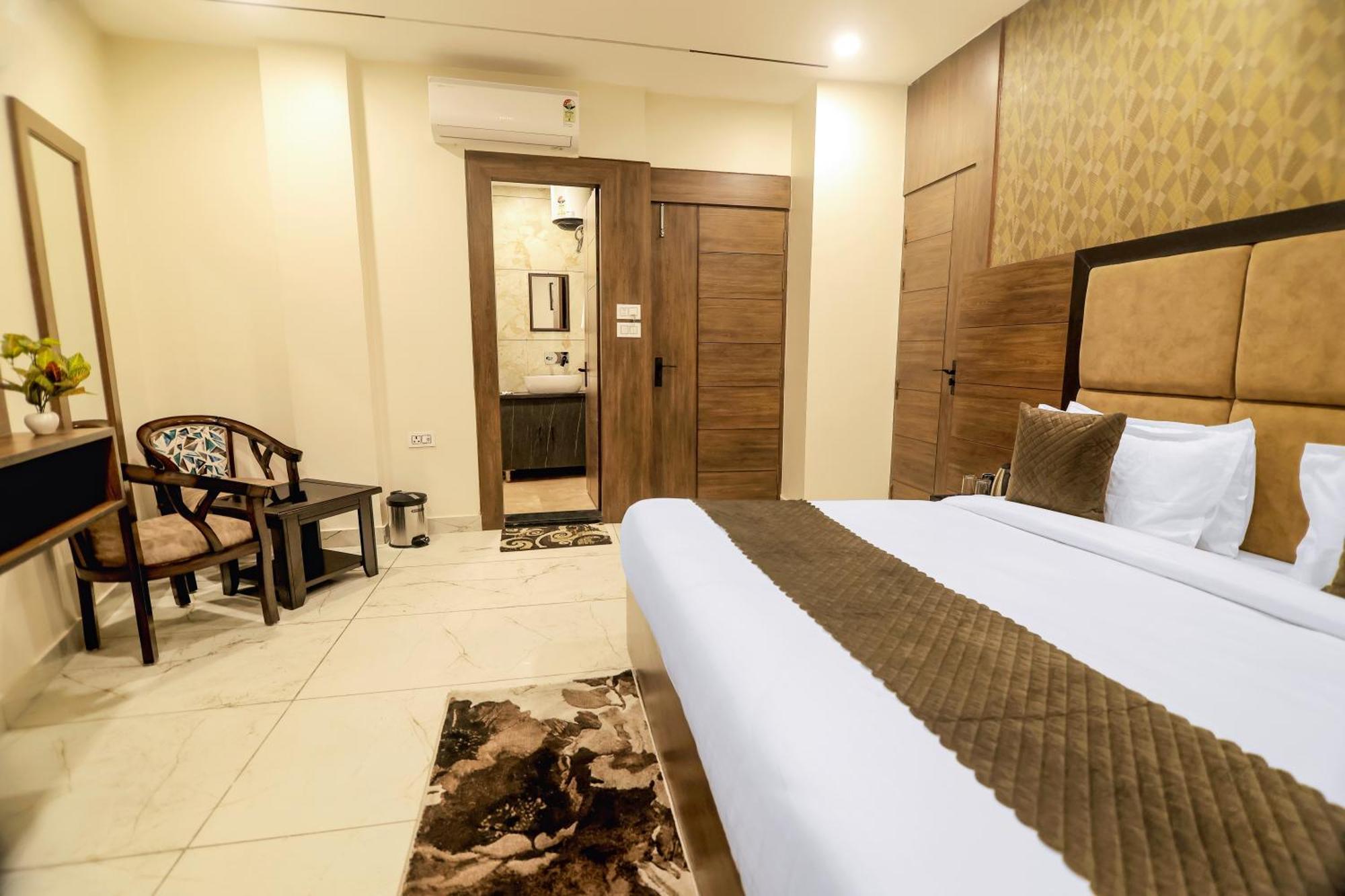 Hotel Hari Dhara, 100 Meters From Har-Ki-Pauri หริทวาร ภายนอก รูปภาพ