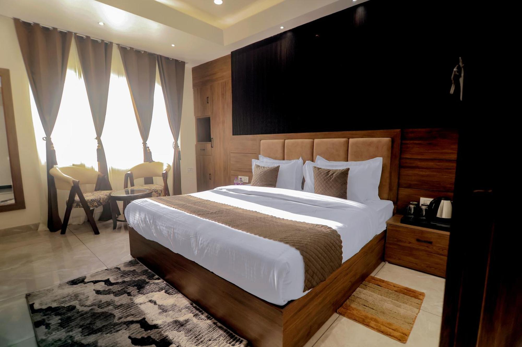 Hotel Hari Dhara, 100 Meters From Har-Ki-Pauri หริทวาร ภายนอก รูปภาพ