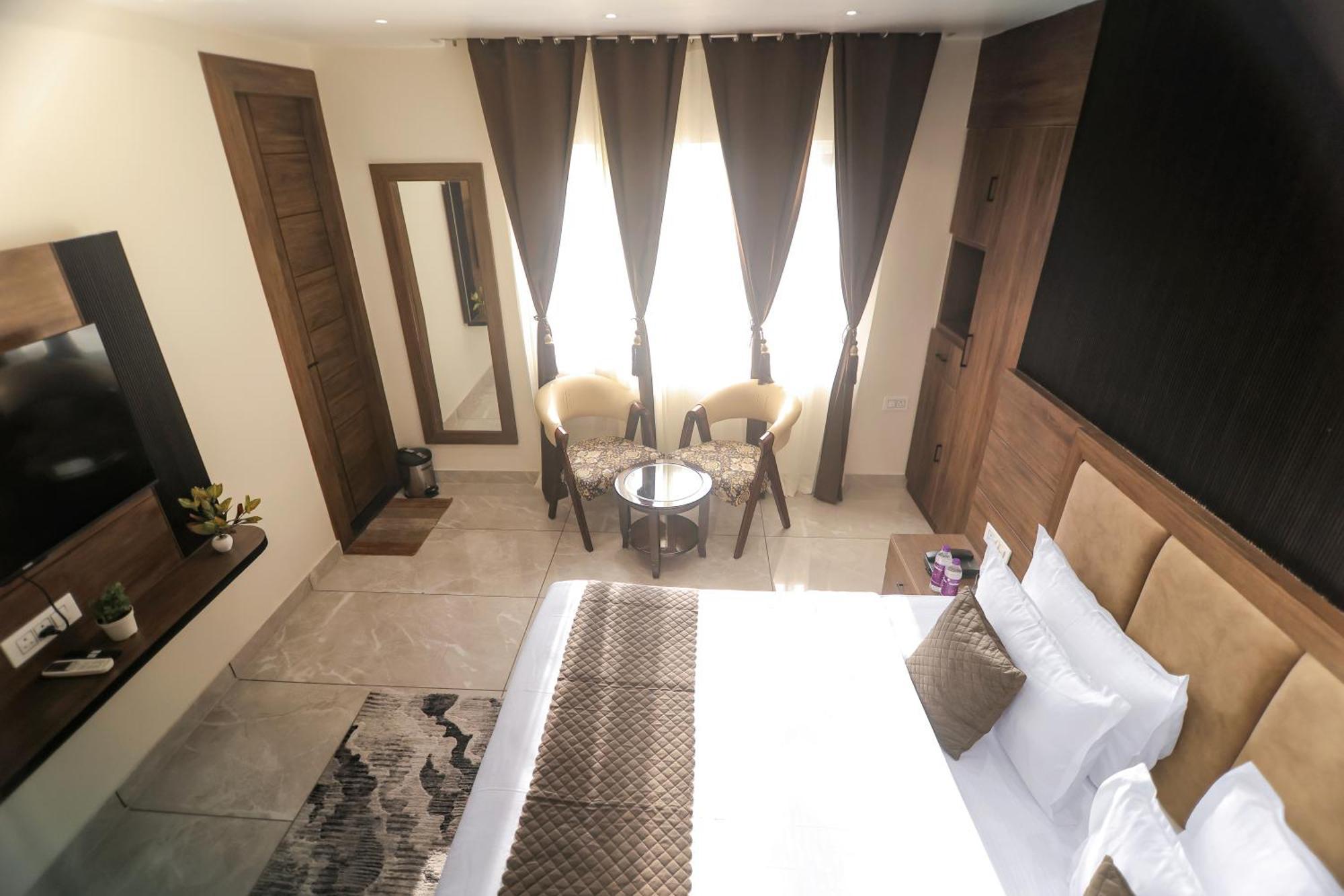 Hotel Hari Dhara, 100 Meters From Har-Ki-Pauri หริทวาร ภายนอก รูปภาพ