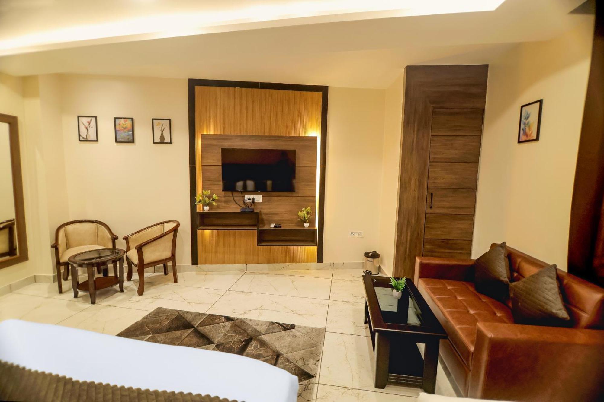 Hotel Hari Dhara, 100 Meters From Har-Ki-Pauri หริทวาร ภายนอก รูปภาพ