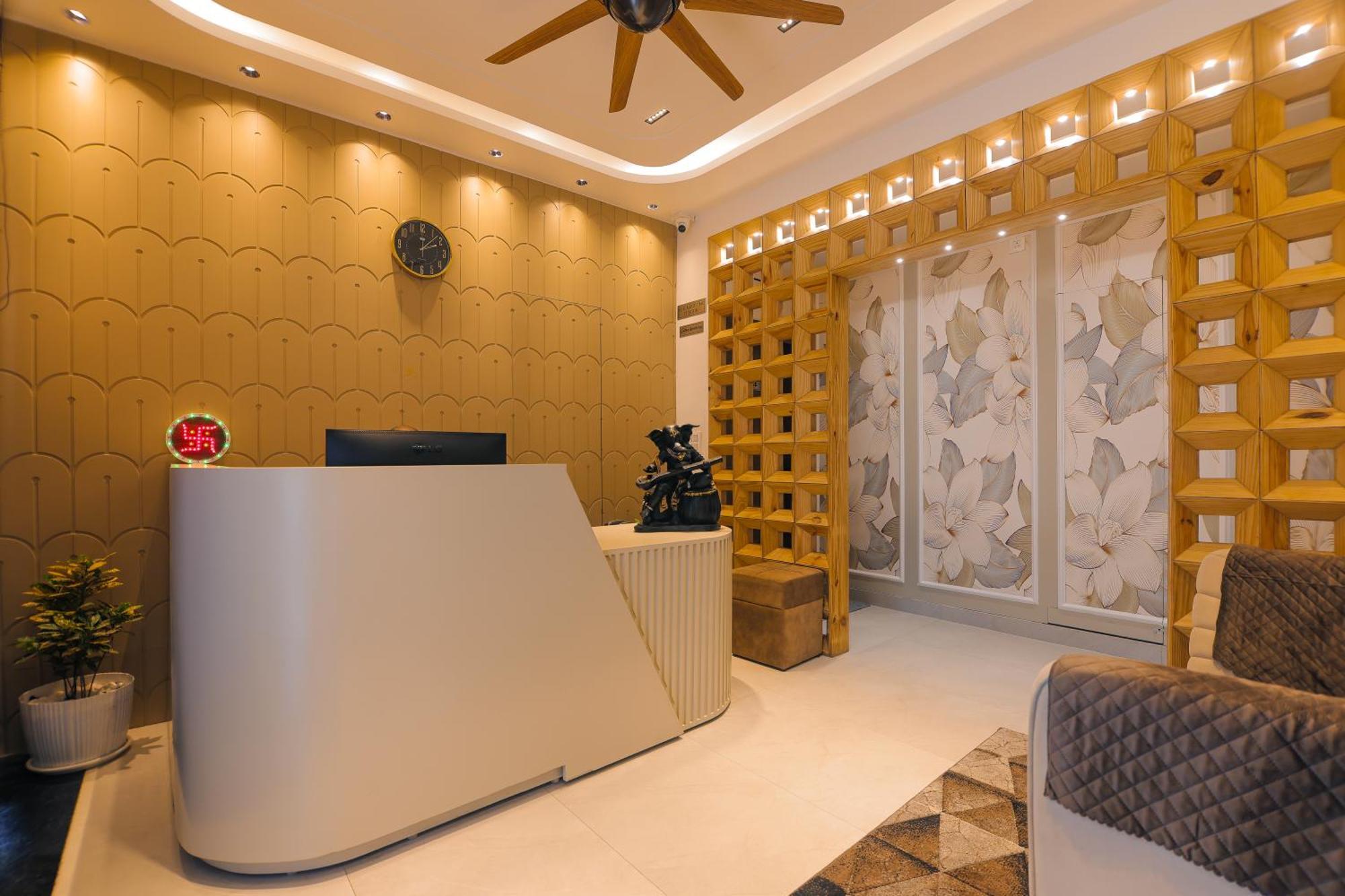 Hotel Hari Dhara, 100 Meters From Har-Ki-Pauri หริทวาร ภายนอก รูปภาพ