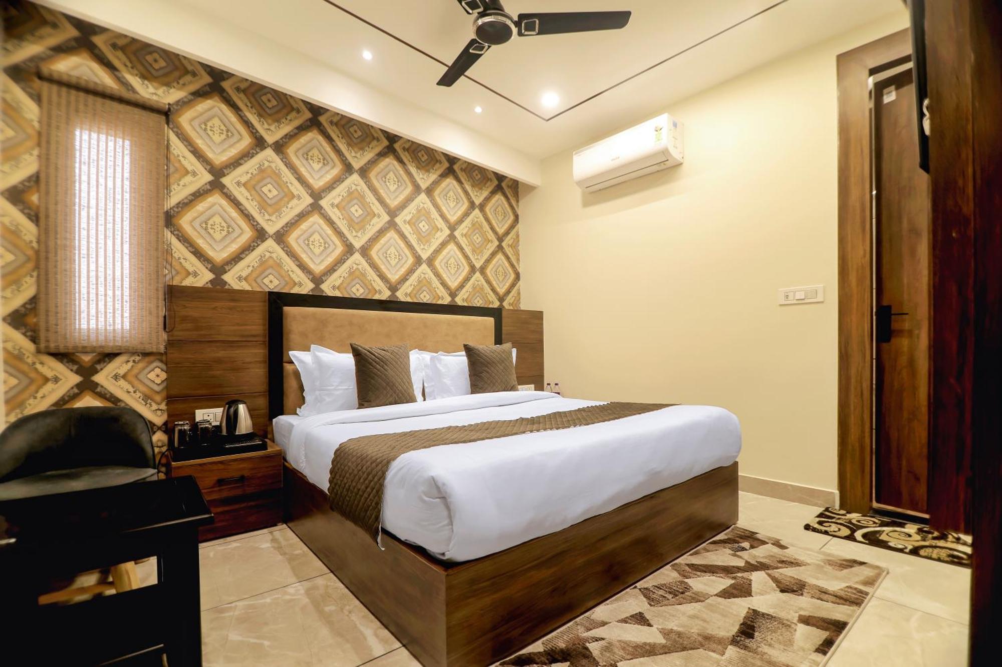 Hotel Hari Dhara, 100 Meters From Har-Ki-Pauri หริทวาร ภายนอก รูปภาพ