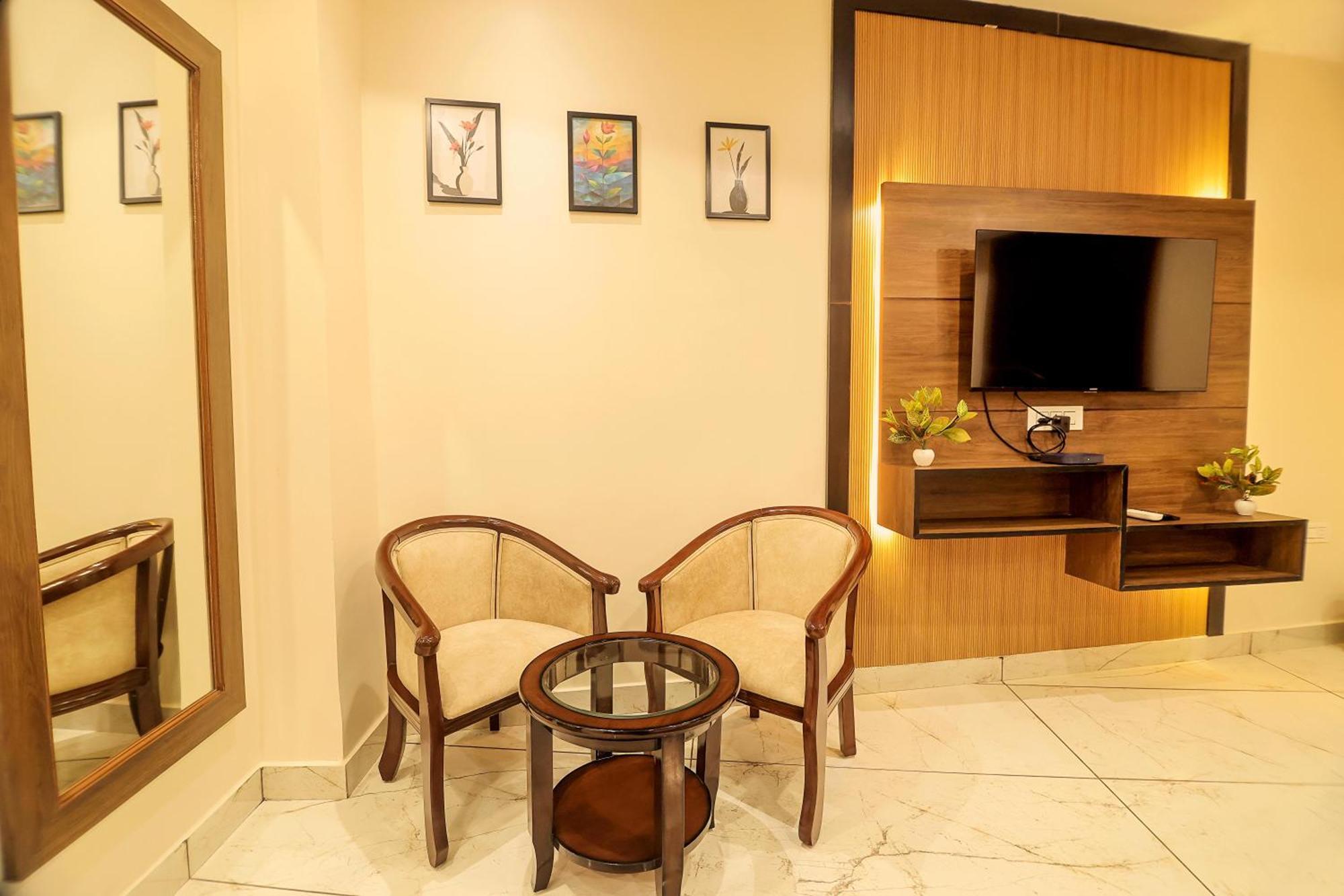 Hotel Hari Dhara, 100 Meters From Har-Ki-Pauri หริทวาร ภายนอก รูปภาพ